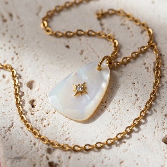 Luna Pearl Necklace