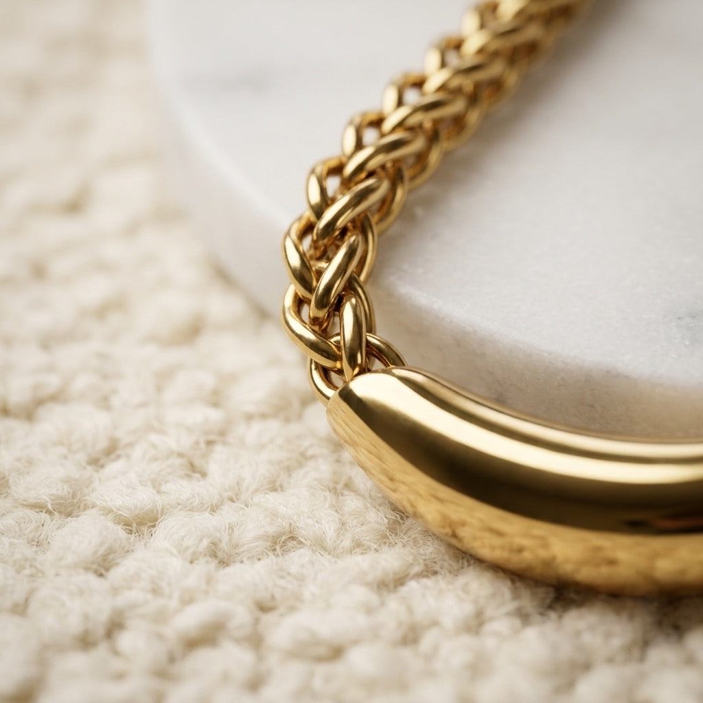 Moon Glow Necklace