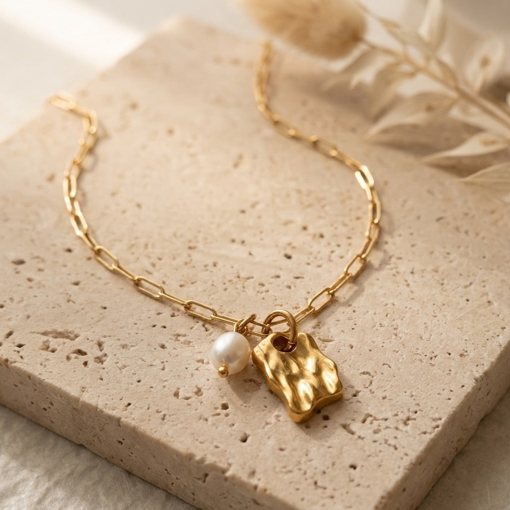 Luna Pearl Necklace