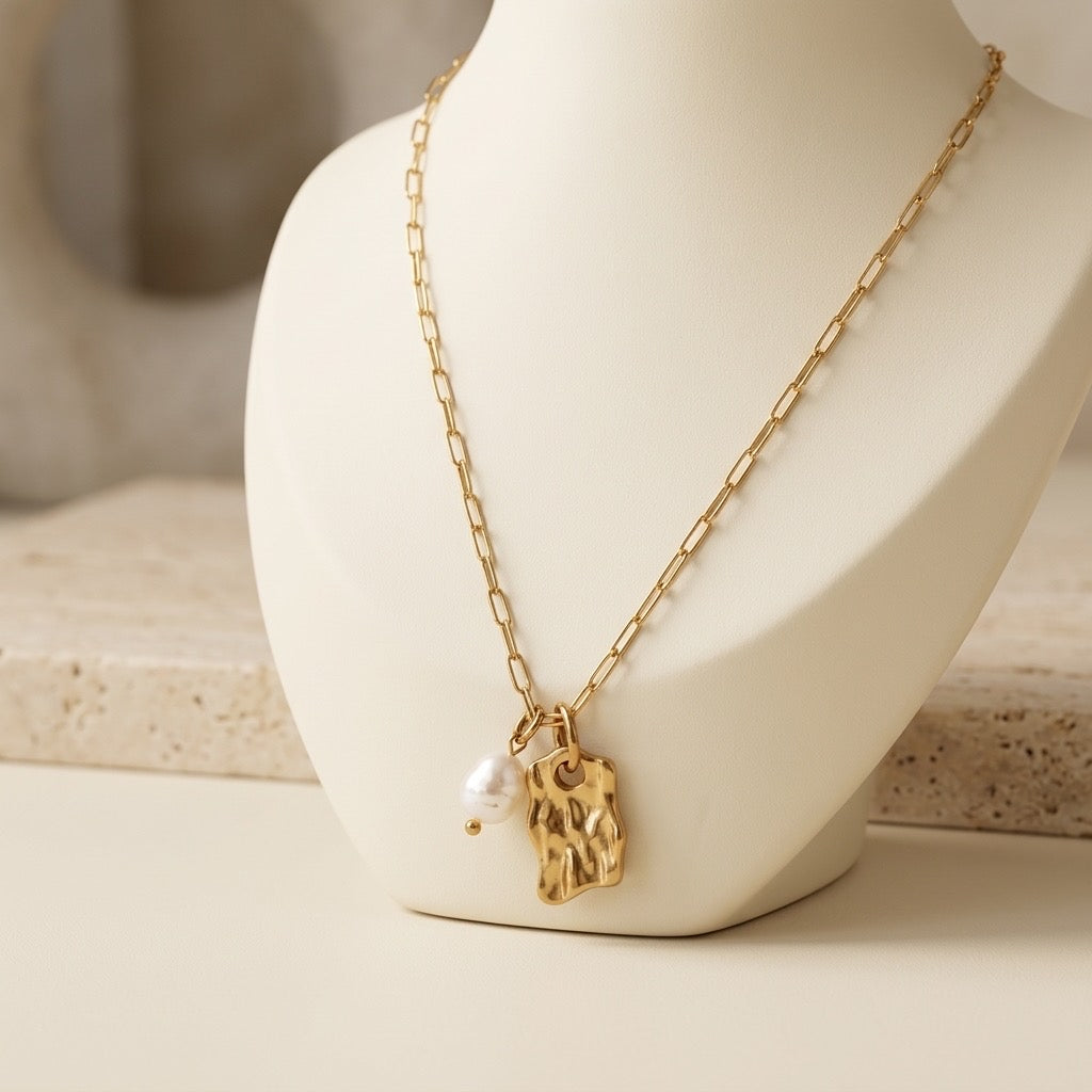 Luna Pearl Necklace